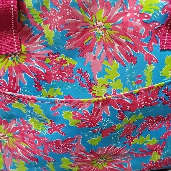 Lilly Pulitzer Insulated Travel Bag - Picture 5 of 5